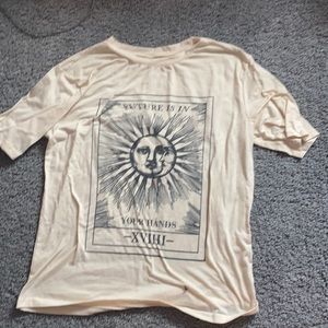 Cute barely worn graphic t